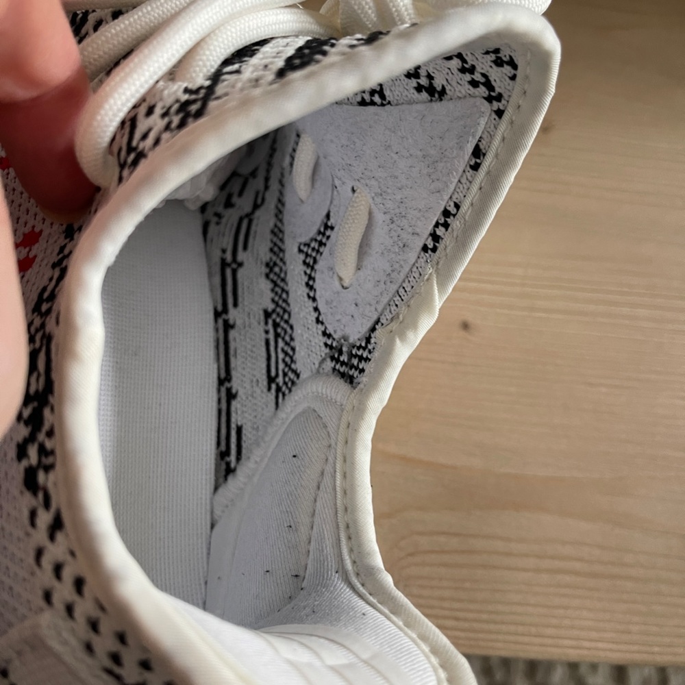 Yeezy Adidas Boost 350 V2 US 6 1/2 Zebra Sneakers - Picture 17 of 17